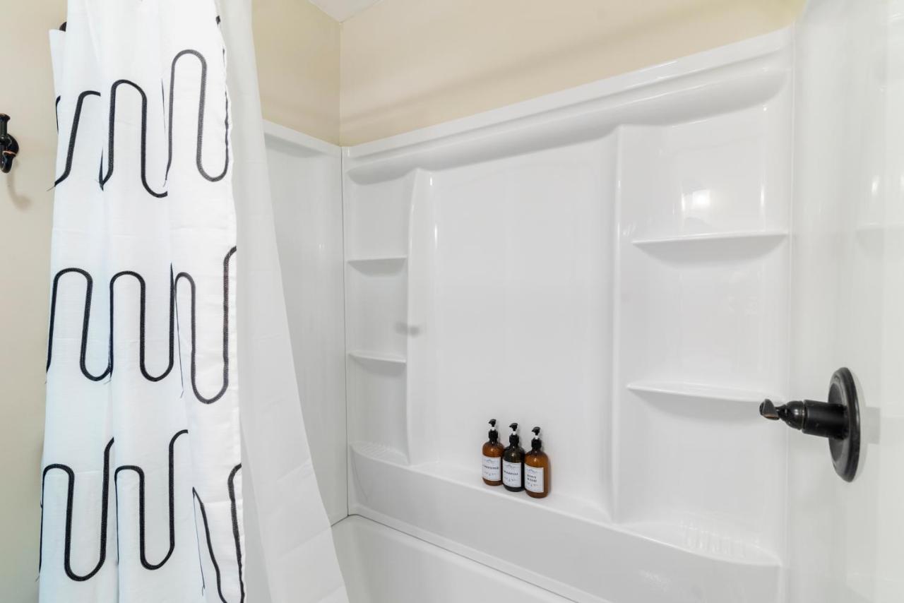 Fantastic Retreat 5Min From Village With Media Room, Ac And Sauna! Stowe Exterior foto